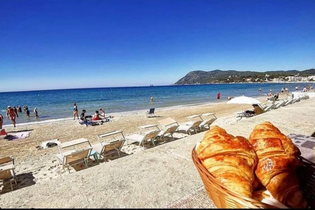 T2 Avec Clim Et Terrasse Vue Mer, Les Sablettes La Seyne-sur-Mer Luaran gambar
